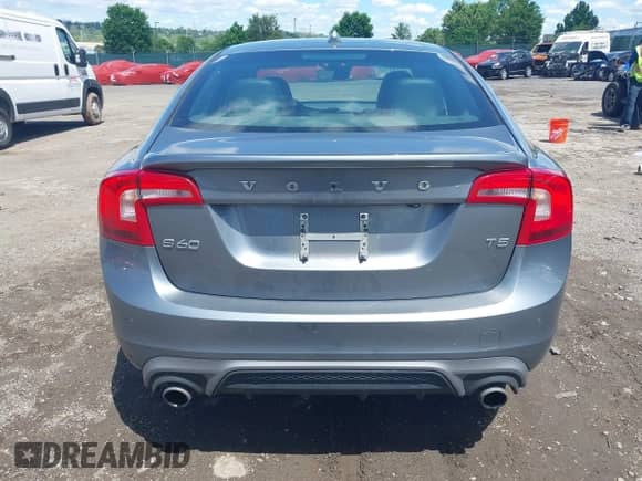 2017 Volvo S60 Dynamic с VIN YV126MFL4H2432746, выставлен на аукционе IAAI как лот 42219365 с пробегом 169 504 миль миль и . История ставок и продаж доступна на DreamBid. Изображение 16.