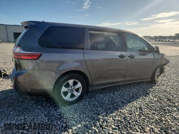 2019 Toyota Sienna L with VIN 5TDZZ3DC8KS016854, listed as a Copart auction lot 71597465 with 173,704 mi miles and Non repairable. Bid and sale history available at DreamBid. Image 3.