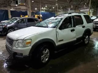 2006 Ford Explorer XLT z VIN 1FMEU73866UA07827, wystawiony jako Copart lot #46151125 z przebiegiem 219 598 mil mil oraz Czysty tytuł • Clean title. Historia ofert i sprzedaży dostępna na DreamBid. Obrazek 1.