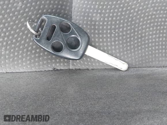 2008 Honda Accord EX с VIN 1HGCP26768A065760, выставлен на аукционе IAAI как лот 42854725 с пробегом 318 159 миль миль и . История ставок и продаж доступна на DreamBid. Изображение 11.