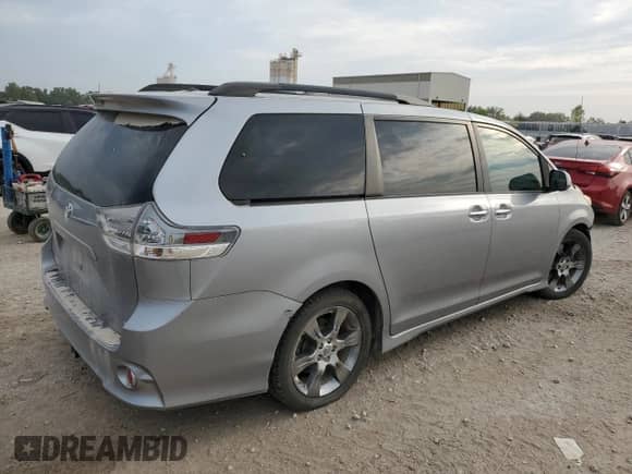 2013 Toyota Sienna SE with VIN 5TDXK3DC7DS351411, listed as a Copart auction lot 80567355 with 163,820 mi miles and Salvage title. Bid and sale history available at DreamBid. Image 3.