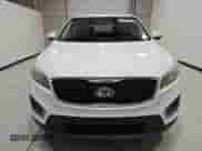 2017 Kia Sorento LX z VIN 5XYPG4A37HG247435, wystawiony jako Copart lot #86302805 z przebiegiem 99 366 mil mil oraz Czysty tytuł • Clean title. Historia ofert i sprzedaży dostępna na DreamBid. Obrazek 5.