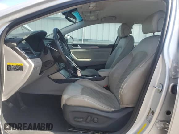 2015 Hyundai Sonata Sport с VIN 5NPE34AF3FH162093, выставлен на аукционе Copart как лот 84408475 с пробегом 80 493 миль миль и Списание • Salvage title. История ставок и продаж доступна на DreamBid. Изображение 7.