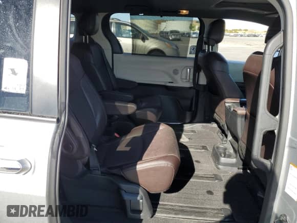 2021 Toyota Sienna Limited with VIN 5TDESKFC0MS016618, listed as a Copart auction lot 71437725 with 61,664 mi miles and Salvage title. Bid and sale history available at DreamBid. Image 11.