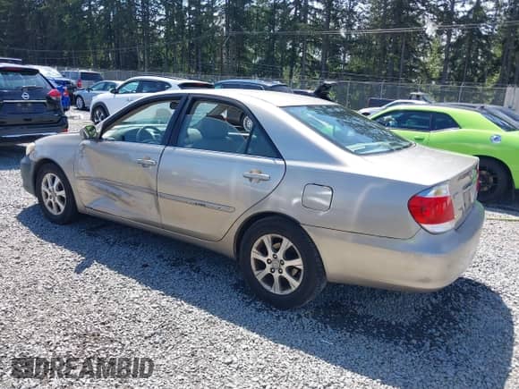 2005 Toyota Camry LE с VIN 4T1BF30K05U087646, выставлен на аукционе IAAI как лот 42348269 с пробегом 182 154 миль миль и . История ставок и продаж доступна на DreamBid. Изображение 3.