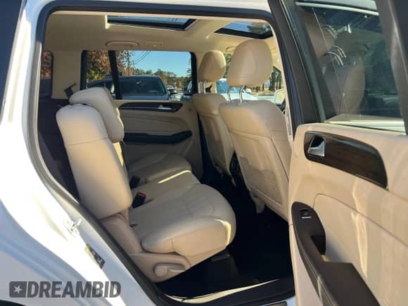 2017 Mercedes-Benz GLS 450 с VIN 4JGDF6EE2HA762352, выставлен на аукционе Copart как лот 87126765 с пробегом 170 306 миль миль и Чистый • Clean title. История ставок и продаж доступна на DreamBid. Изображение 6.