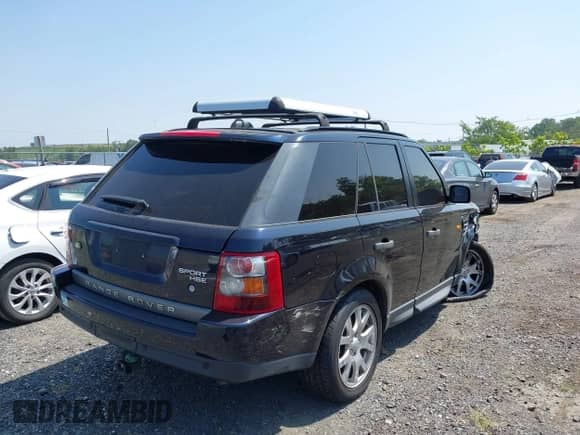 2008 Land Rover Range Rover Sport HSE with VIN SALSK25468A187270, listed as a IAAI auction lot 42942686 with 127,248 mi miles and . Bid and sale history available at DreamBid. Image 4.