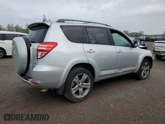 2010 Toyota RAV4 Sport с VIN 2T3RF4DV4AW032403, выставлен на аукционе Copart как лот 81475845 с пробегом 350 379 миль миль и Списание • Salvage title. История ставок и продаж доступна на DreamBid. Изображение 3.