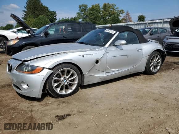 2003 BMW Z4 2.5i z VIN 4USBT33453LR61738, wystawiony jako Copart lot #80676185 z przebiegiem 95 107 mil mil oraz Szkoda całkowita • Salvage title. Historia ofert i sprzedaży dostępna na DreamBid. Obrazek 1.