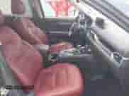 2022 Mazda CX-5 S Preferred z VIN JM3KFBCM8N1581273, wystawiony jako IAAI lot #42568772 z przebiegiem 23 557 mil mil oraz . Historia ofert i sprzedaży dostępna na DreamBid. Obrazek 5.