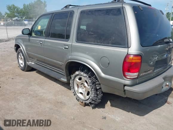 2000 Ford Explorer with VIN 1FMZU75E6YZB71590, listed as a IAAI auction lot 42757239 with 122,876 mi miles and . Bid and sale history available at DreamBid. Image 6.
