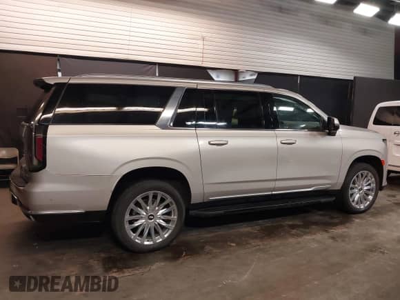 2022 Cadillac Escalade ESV с VIN 1GYS4KKT1NR220003, выставлен на аукционе IAAI как лот 42319143 с пробегом 30 433 миль миль и . История ставок и продаж доступна на DreamBid. Изображение 13.