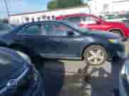 2014 Toyota Camry L z VIN 4T1BF1FK6EU352050, wystawiony jako IAAI lot #43385506 z przebiegiem 225 250 mil mil oraz . Historia ofert i sprzedaży dostępna na DreamBid. Obrazek 13.