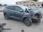 2019 Hyundai Tucson Sport z VIN KM8J33AL4KU951962, wystawiony jako IAAI lot #42455458 z przebiegiem 93 837 mil mil oraz . Historia ofert i sprzedaży dostępna na DreamBid. Obrazek 1.