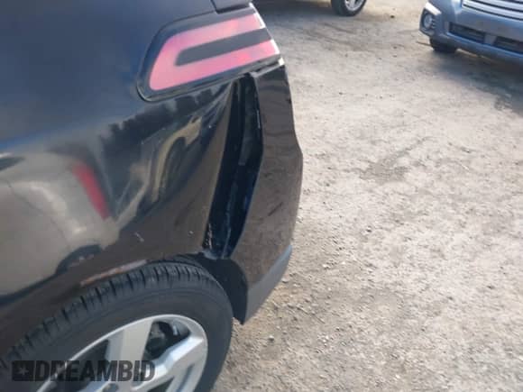 2013 Chevrolet Volt z VIN 1G1RD6E45DU123701, wystawiony jako IAAI lot #43493810 z przebiegiem 147 319 mil mil oraz . Historia ofert i sprzedaży dostępna na DreamBid. Obrazek 6.