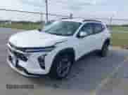 2024 Chevrolet Trax LT с VIN KL77LHE2XRC052694, выставлен на аукционе IAAI как лот 43335351 с пробегом 10 911 миль миль и . История ставок и продаж доступна на DreamBid. Изображение 2.