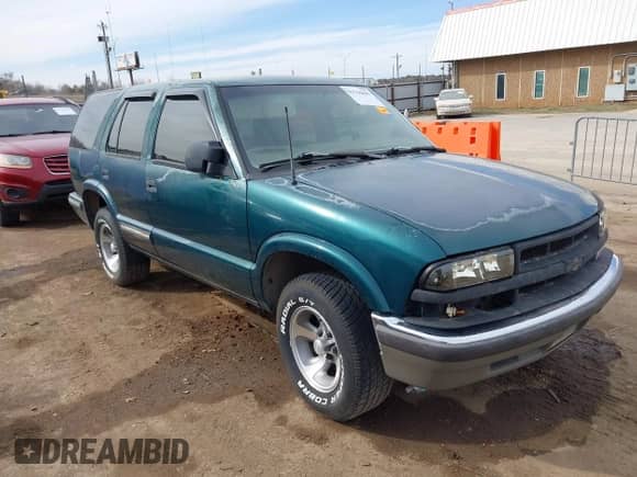 1998 Chevrolet Blazer LS with VIN 1GNCS13W6W2222740, listed as a IAAI auction lot 41766049 with 140,496 mi miles and . Bid and sale history available at DreamBid. Image 1.