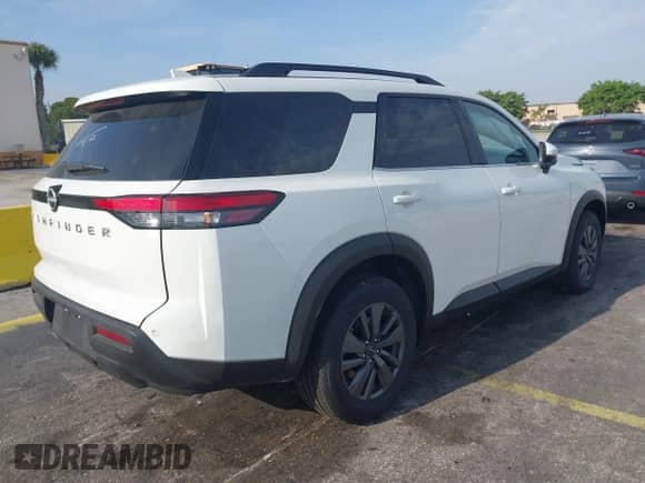 2025 Nissan Pathfinder SV с VIN 5N1DR3BA6SC227415, выставлен на аукционе IAAI как лот 41859448 с пробегом 996 миль миль и . История ставок и продаж доступна на DreamBid. Изображение 4.