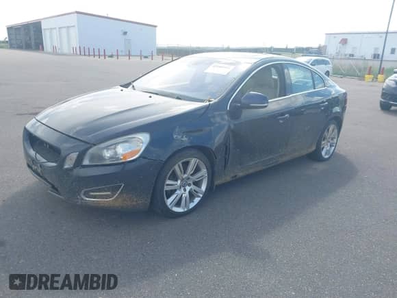 2012 Volvo S60 T6 с VIN YV1902FH8C2103783, выставлен на аукционе IAAI как лот 43109988 с пробегом 177 042 миль миль и . История ставок и продаж доступна на DreamBid. Изображение 17.