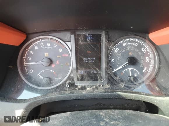2017 Toyota Tacoma SR5 с VIN 3TMCZ5ANXHM083925, выставлен на аукционе Copart как лот 86180865 с пробегом 85 922 миль миль и Списание • Salvage title. История ставок и продаж доступна на DreamBid. Изображение 9.