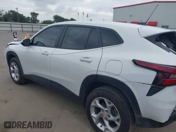 2024 Chevrolet Trax LS with VIN KL77LFE22RC162238, listed as a IAAI auction lot 42790305 with 19,286 mi miles and . Bid and sale history available at DreamBid. Image 14.