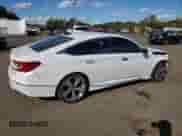 2018 Honda Accord Touring z VIN 1HGCV2F9XJA027462, wystawiony jako Copart lot #81780915 z przebiegiem Nie podano mil oraz Szkoda całkowita • Salvage title. Historia ofert i sprzedaży dostępna na DreamBid. Obrazek 3.