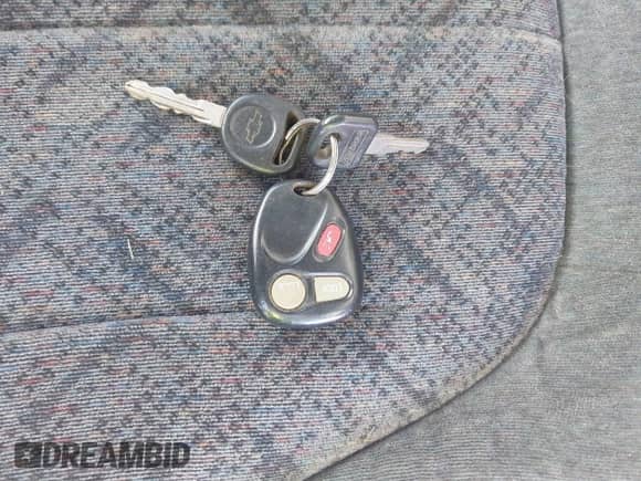 2002 Chevrolet S-10 LS с VIN 1GCDT13W02K156125, выставлен на аукционе IAAI как лот 41855072 с пробегом Не указан миль и . История ставок и продаж доступна на DreamBid. Изображение 11.