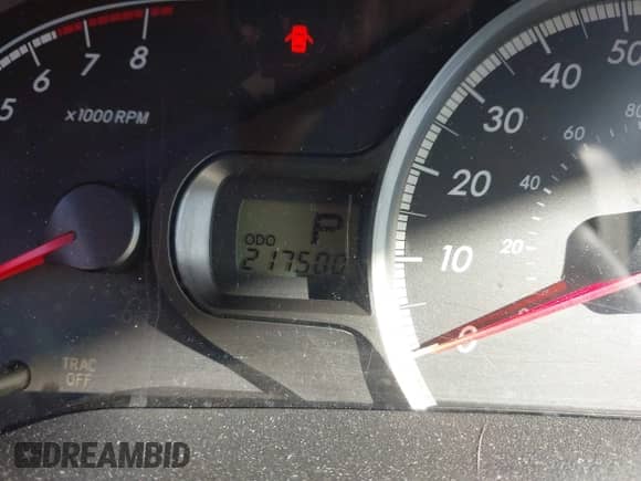 2011 Toyota Sienna LE z VIN 5TDKK3DC3BS004794, wystawiony jako IAAI lot #43460862 z przebiegiem 217 500 mil mil oraz . Historia ofert i sprzedaży dostępna na DreamBid. Obrazek 7.