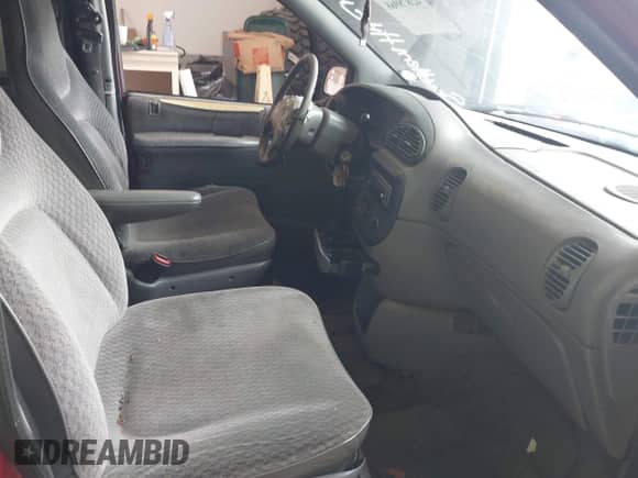 1999 Dodge Caravan SE with VIN 1B4GP44G6XB571061, listed as a IAAI auction lot 42878968 with Not provided miles and . Bid and sale history available at DreamBid. Image 5.