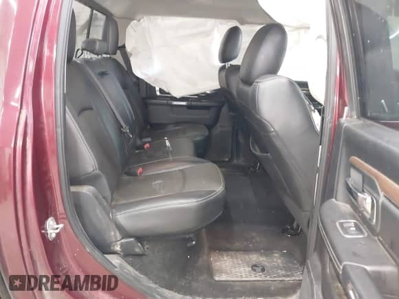 2017 Ram 1500 Laramie z VIN 1C6RR7NT2HS749317, wystawiony jako IAAI lot #43199843 z przebiegiem 132 227 mil mil oraz . Historia ofert i sprzedaży dostępna na DreamBid. Obrazek 8.