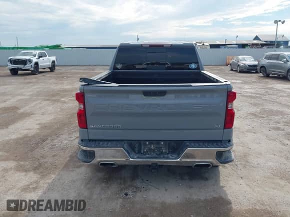 2024 Chevrolet Silverado 1500 LT z VIN 2GCUDDED0R1157361, wystawiony jako IAAI lot #43033954 z przebiegiem 54 137 mil mil oraz . Historia ofert i sprzedaży dostępna na DreamBid. Obrazek 16.