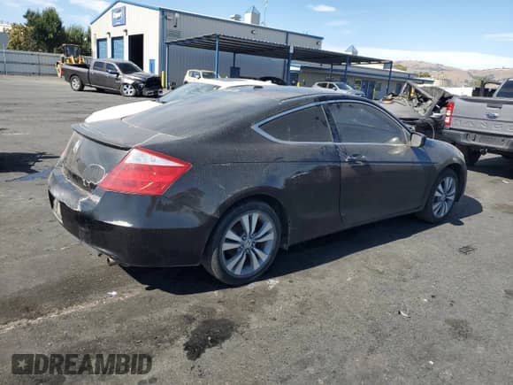 2008 Honda Accord EX с VIN 1HGCS12738A022671, выставлен на аукционе Copart как лот 69882075 с пробегом 207 219 миль миль и Списание • Salvage title. История ставок и продаж доступна на DreamBid. Изображение 3.