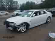 2014 Chrysler 300 SRT-8 с VIN 2C3CCAFJ6EH156853, выставлен на аукционе IAAI как лот 42370748 с пробегом 44 434 миль миль и . История ставок и продаж доступна на DreamBid. Изображение 2.