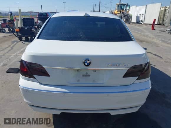 2007 BMW 7 Series 750Li z VIN WBAHN83557DT66840, wystawiony jako IAAI lot #43530470 z przebiegiem 111 152 mil mil oraz . Historia ofert i sprzedaży dostępna na DreamBid. Obrazek 16.