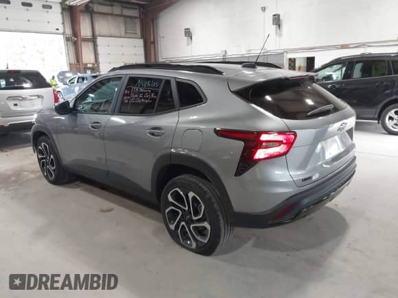 2025 Chevrolet Trax 2RS with VIN KL77LJEP4SC095601, listed as a IAAI auction lot 43092856 with 11,824 mi miles and . Bid and sale history available at DreamBid. Image 3.