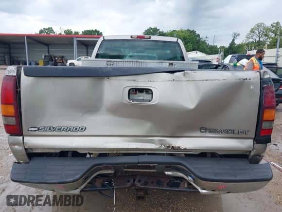 2001 Chevrolet Silverado 2500 with VIN 1GCGC24U61Z327515, listed as a IAAI auction lot 42747037 with Not provided miles and . Bid and sale history available at DreamBid. Image 16.