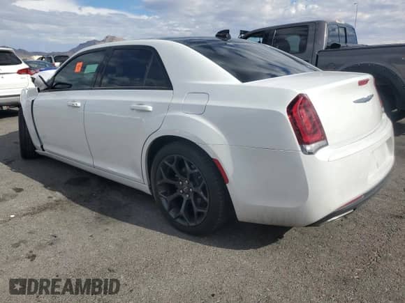 2020 Chrysler 300 S with VIN 2C3CCABG3LH187369, listed as a Copart auction lot 82668515 with 29,851 mi miles and Clean title. Bid and sale history available at DreamBid. Image 2.