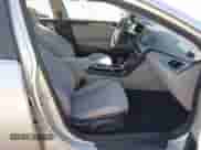 2015 Hyundai Sonata SE с VIN 5NPE24AF7FH166697, выставлен на аукционе IAAI как лот 43409874 с пробегом 173 277 миль миль и . История ставок и продаж доступна на DreamBid. Изображение 5.