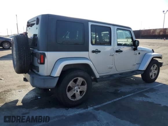 2008 Jeep Wrangler Unlimited Sahara с VIN 1J4GA59198L525731, выставлен на аукционе Copart как лот 82323455 с пробегом 185 338 миль миль и Чистый • Clean title. История ставок и продаж доступна на DreamBid. Изображение 3.