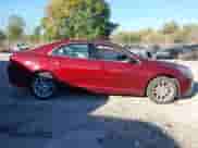 2015 Chevrolet Malibu LT z VIN 1G11C5SL8FF182240, wystawiony jako IAAI lot #43407902 z przebiegiem 132 583 mil mil oraz . Historia ofert i sprzedaży dostępna na DreamBid. Obrazek 13.