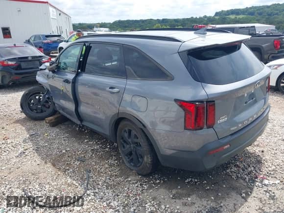 2021 Kia Sorento S with VIN 5XYRLDLC1MG002044, listed as a IAAI auction lot 43073747 with 80,938 mi miles and . Bid and sale history available at DreamBid. Image 3.
