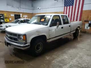 1997 Chevrolet Silverado 3500 z VIN 1GCGC33R9VF031799, wystawiony jako Copart lot #69377024 z przebiegiem 185 024 mil mil oraz Czysty tytuł • Clean title. Historia ofert i sprzedaży dostępna na DreamBid. Obrazek 1.