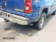 2003 Chevrolet Silverado 1500HD LS z VIN 1GCGK13U63F115006, wystawiony jako IAAI lot #42912221 z przebiegiem 197 272 mil mil oraz . Historia ofert i sprzedaży dostępna na DreamBid. Obrazek 12.