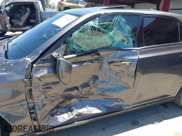 2023 Chrysler 300 S z VIN 2C3CCABG3PH537539, wystawiony jako IAAI lot #42261065 z przebiegiem 45 546 mil mil oraz . Historia ofert i sprzedaży dostępna na DreamBid. Obrazek 6.