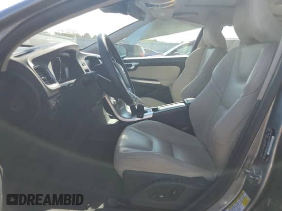 2018 Volvo S60 Inscription Platinum с VIN LYV402TM9JB156991, выставлен на аукционе Copart как лот 70232645 с пробегом 8 284 миль миль и Списание • Salvage title. История ставок и продаж доступна на DreamBid. Изображение 7.