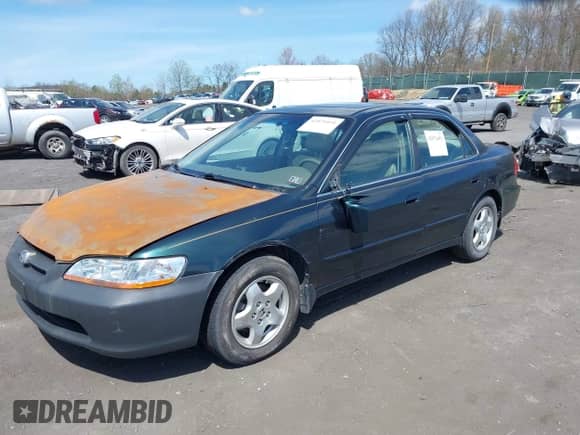1998 Honda Accord EX z VIN 1HGCG1653WA026484, wystawiony jako IAAI lot #42070491 z przebiegiem 74 395 mil mil oraz . Historia ofert i sprzedaży dostępna na DreamBid. Obrazek 2.