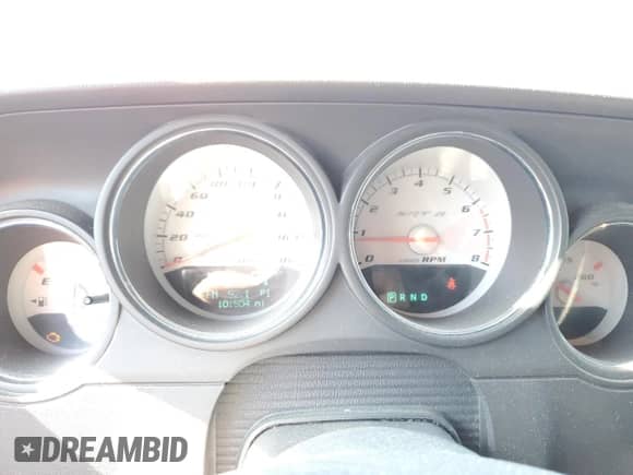 2008 Dodge Challenger SRT-8 z VIN 2B3LJ74W18H302133, wystawiony jako Copart lot #65542105 z przebiegiem 101 504 mil mil oraz Nie do naprawy • Non repairable. Historia ofert i sprzedaży dostępna na DreamBid. Obrazek 9.