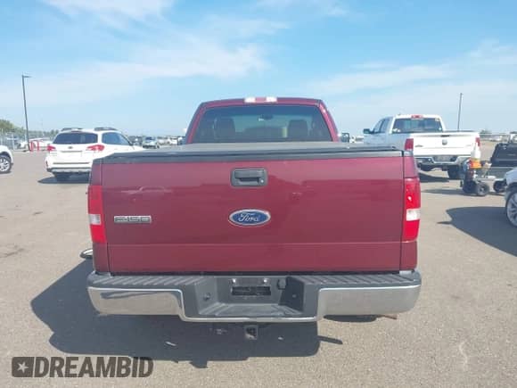 2005 Ford F-150 XL z VIN 1FTRF12W65NA90830, wystawiony jako IAAI lot #43229262 z przebiegiem 350 015 mil mil oraz . Historia ofert i sprzedaży dostępna na DreamBid. Obrazek 16.