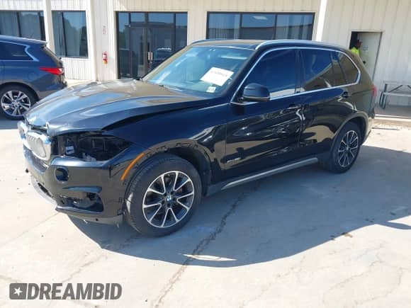 2017 BMW X5 xDrive35i с VIN 5UXKR0C51H0U52717, выставлен на аукционе IAAI как лот 43490044 с пробегом 57 107 миль миль и . История ставок и продаж доступна на DreamBid. Изображение 2.