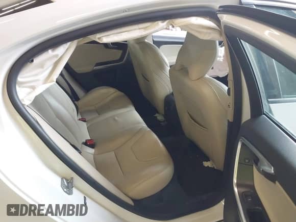 2017 Volvo S60 Dynamic z VIN YV140MTL9H2427847, wystawiony jako IAAI lot #41153688 z przebiegiem 117 465 mil mil oraz . Historia ofert i sprzedaży dostępna na DreamBid. Obrazek 8.